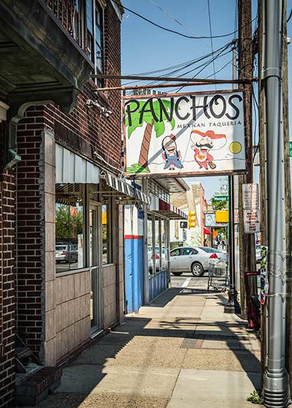 Ponchos Tacos