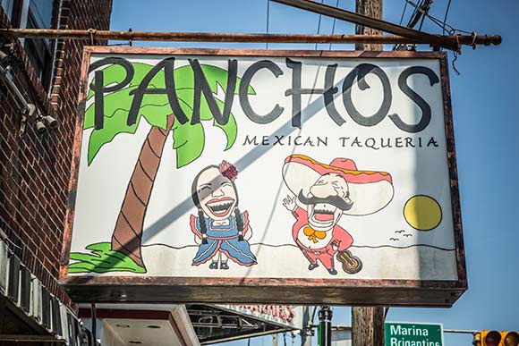 Ponchos Tacos