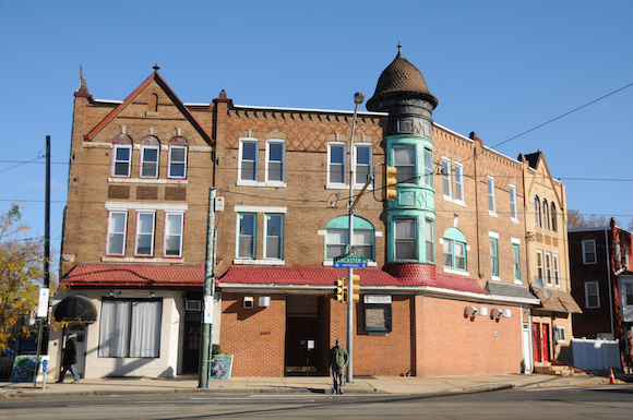 Lancaster Avenue in Mantua